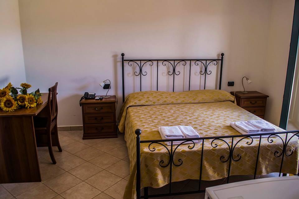 Bel Tempio Guest House ซานโจวานี อาปีโร ภายนอก รูปภาพ